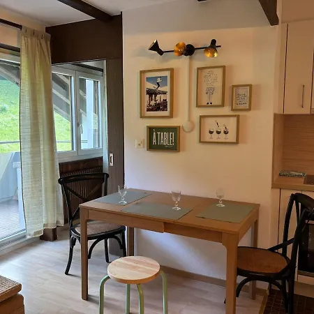 Cozy Chalet-Style Apartment Torgon