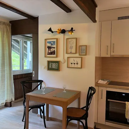 Cozy Chalet-Style Apartment Apartamento *